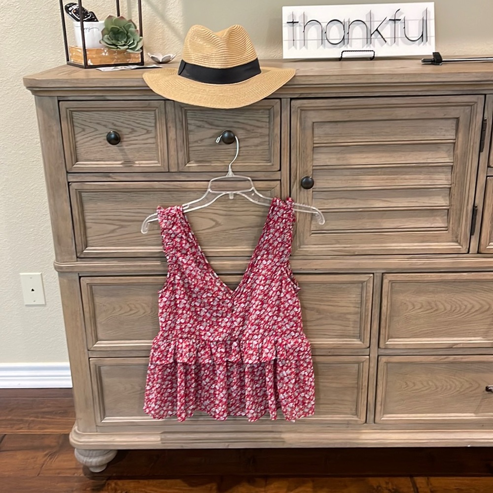 American Eagle summer sleeveless blouse size S